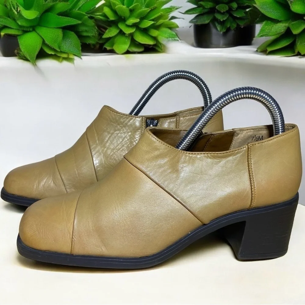 SANDLER of Boston Leather Size 7.5 M Tan Side Zip Ankle Bootie Shoe 3517299